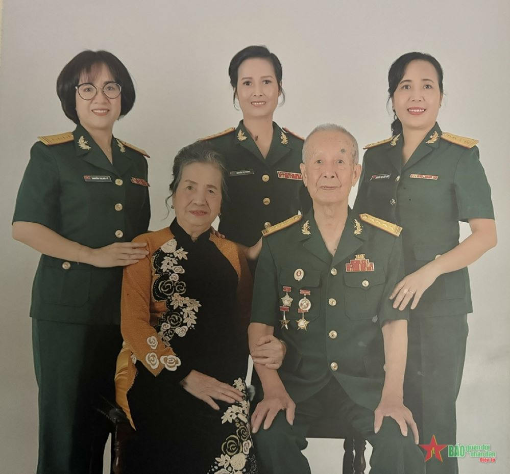 Những chuyện ghi ở chiến trường